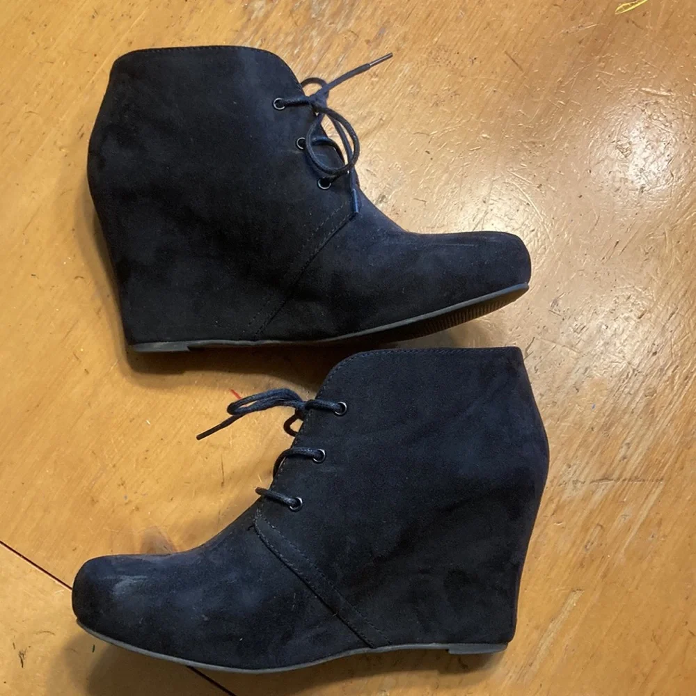 X-APPEAL‎ Black Suede Wedges “Flynn”